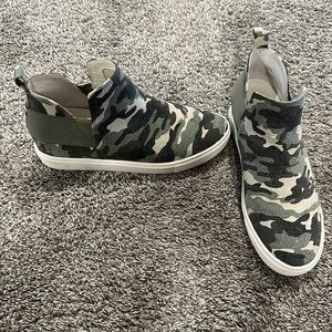 Steve Madden Crushin High Top Slip-on Sneaker Size 10